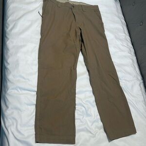 Columbia Men’s Khaki Pants in 34x30
